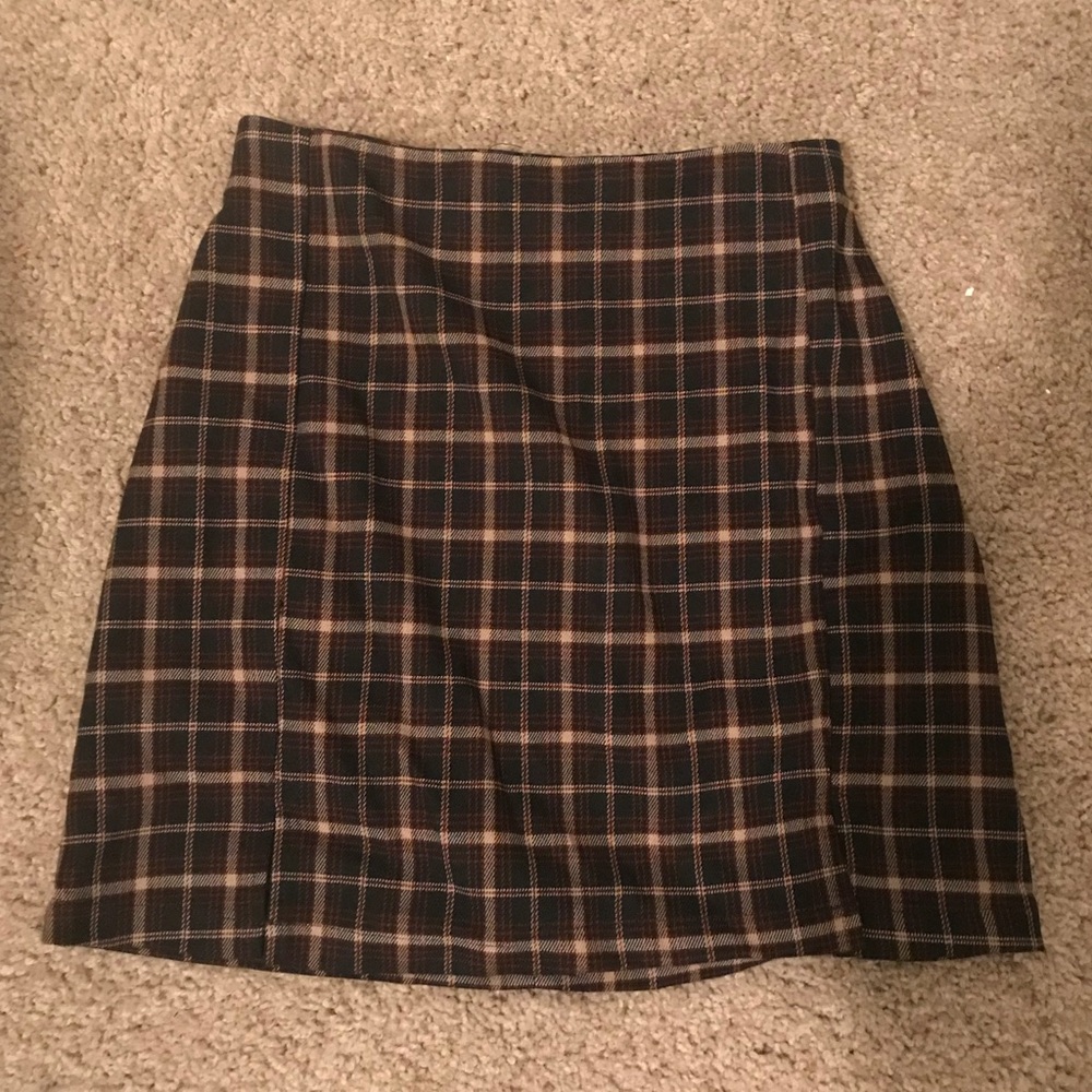 Rare Brandy Melville plaid skirt!